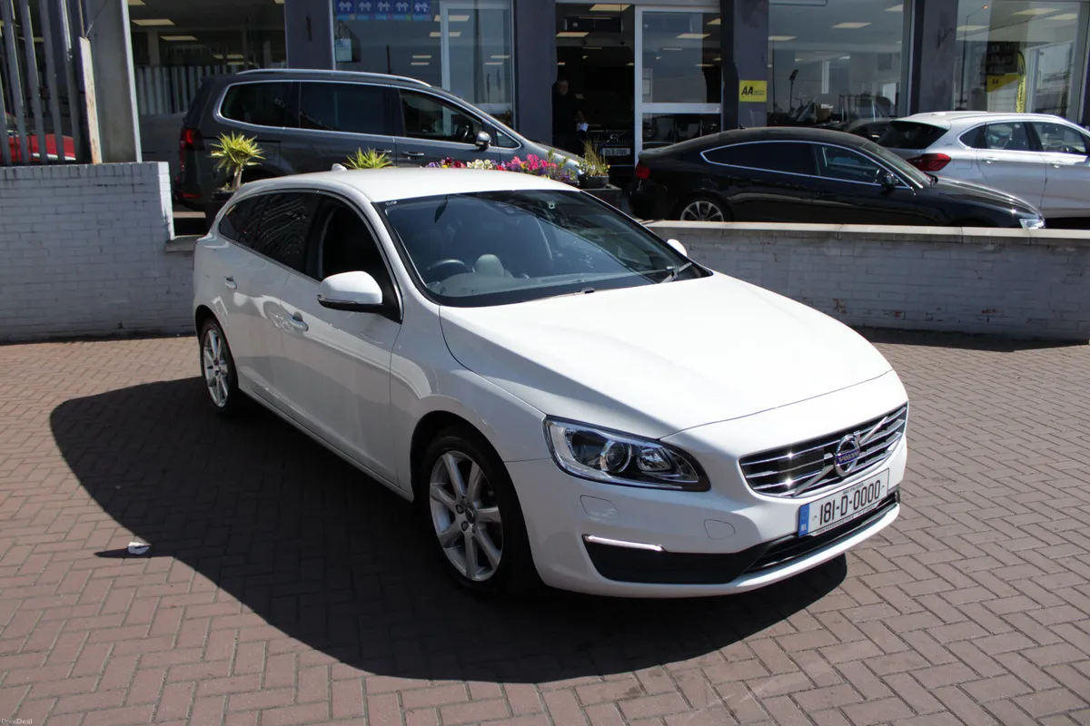2018 VOLVO V60 D4 5DR ESTATE AUTOMATIC 2.0 - Image 1
