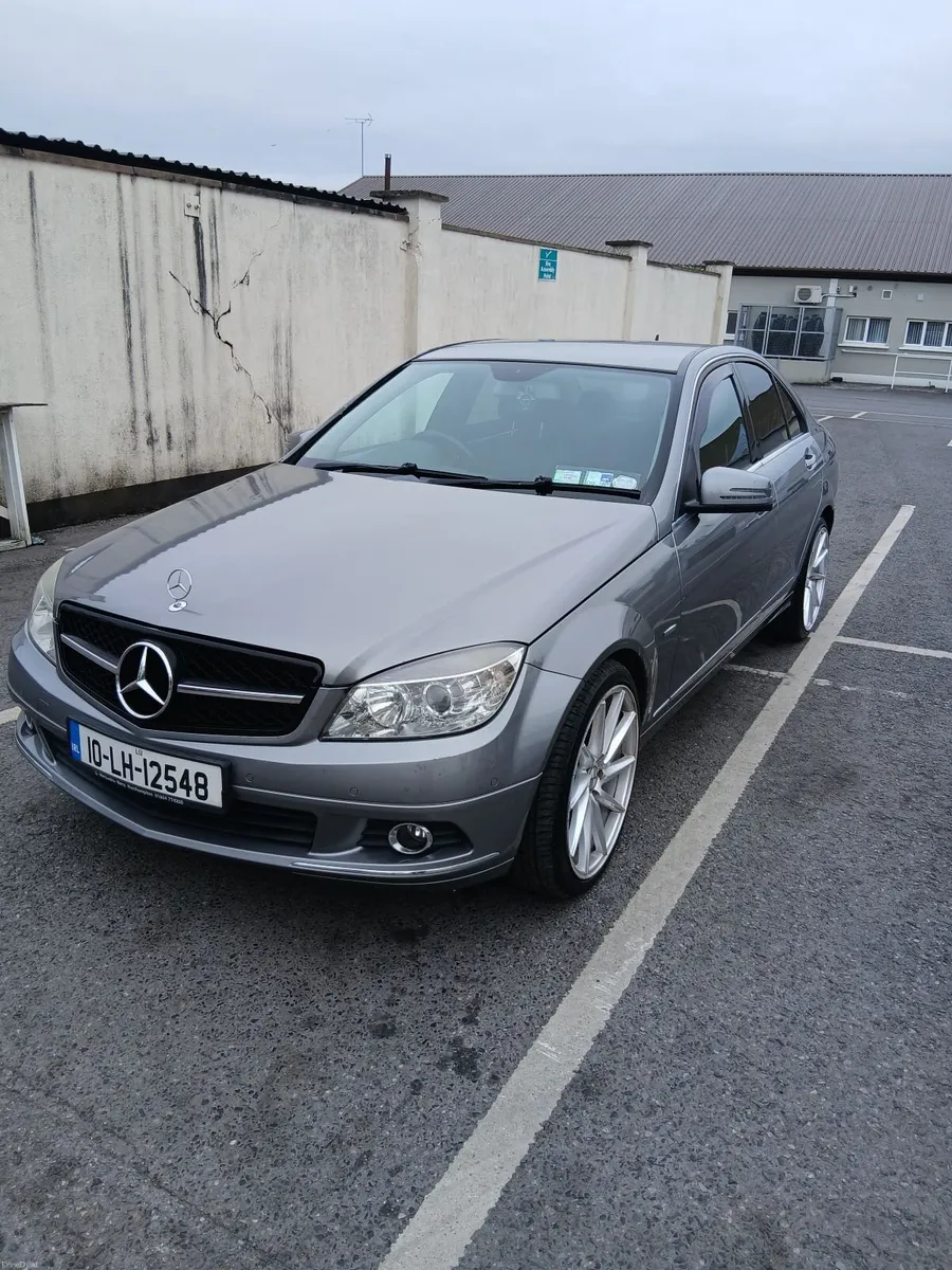 Mercedes-Benz C-Class 2010 - Image 4