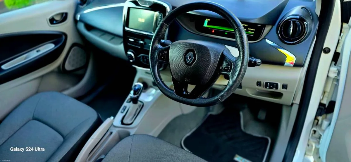 RENAULT ZOE 2016 - Image 5