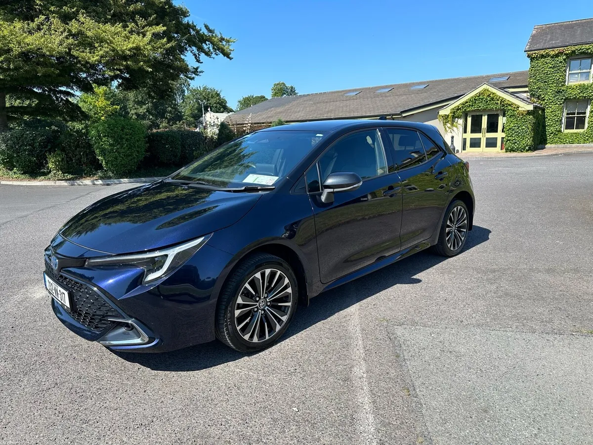 Toyota Corolla Hybrid Luna Sport . With Warranty - Image 3