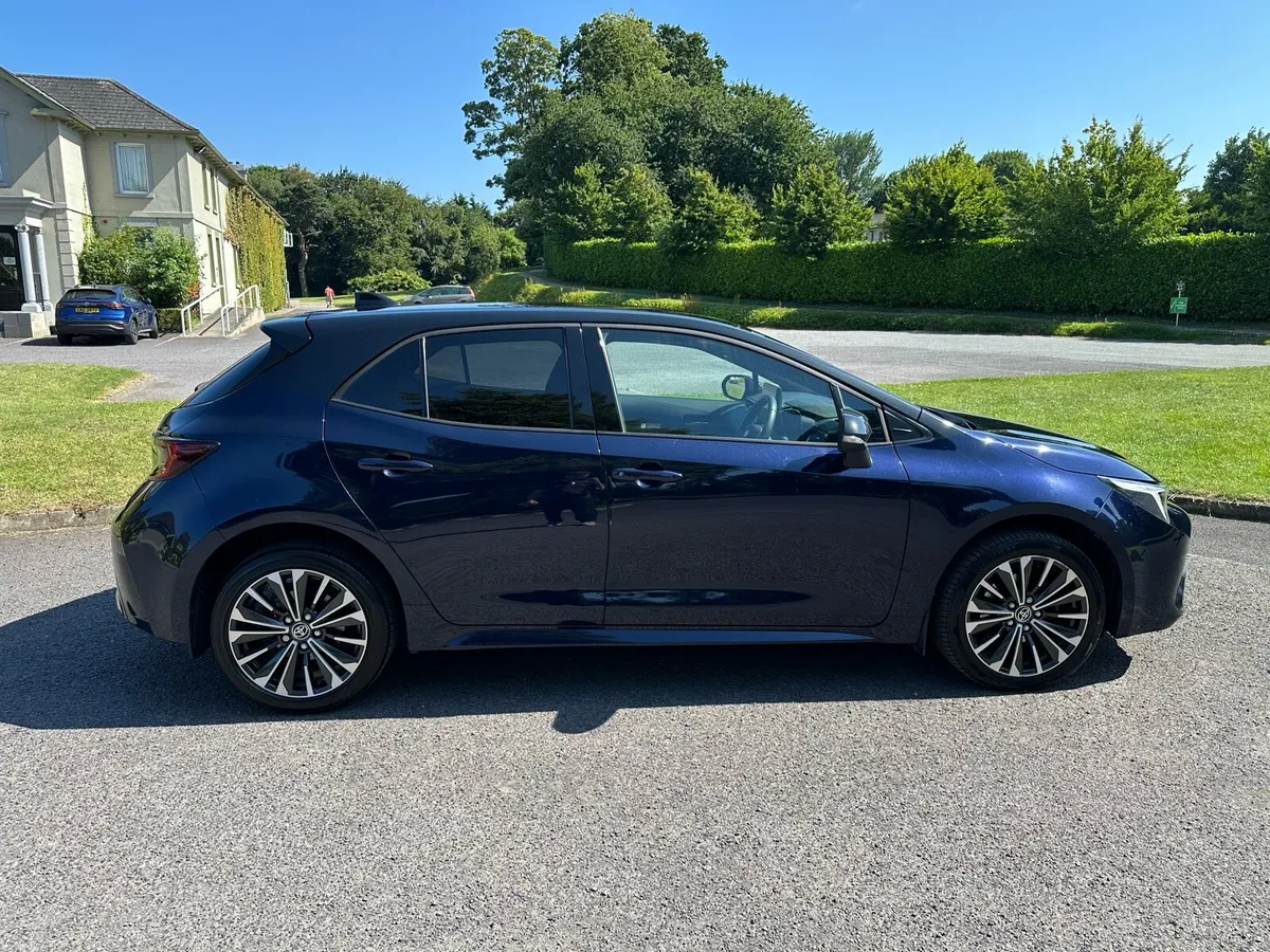 Toyota Corolla Hybrid Luna Sport . With Warranty - Image 5
