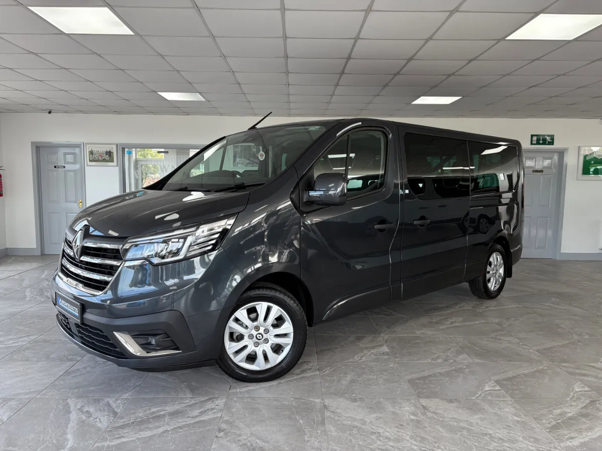 2025 Renault Trafic Advance 9 Seater Automatic - Image 1
