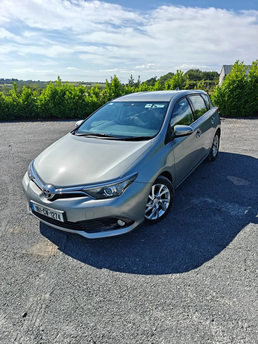 Toyota Auris Full History 2 owners - Image 1