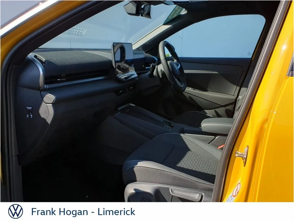 Volkswagen T-Roc R-Line 1.5 TSI (150 HP) 7 speed D - Image 4