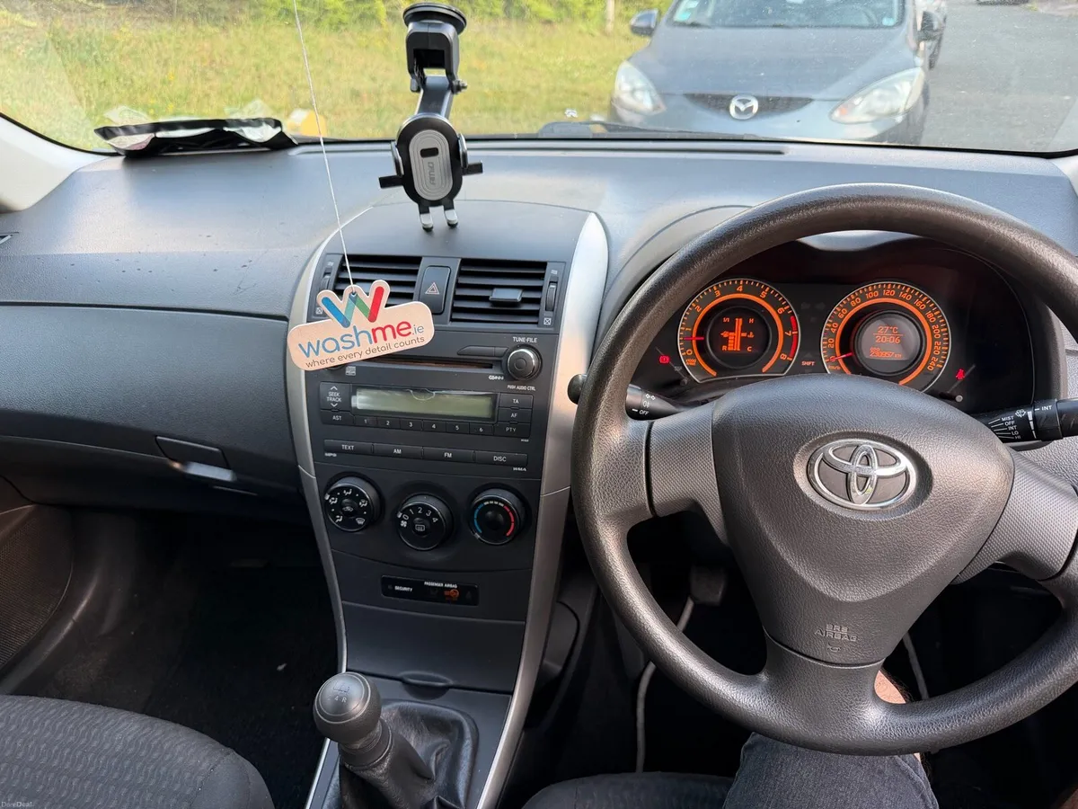 Toyota Corolla 1.4 Terra Sal (Petrol) - Image 6