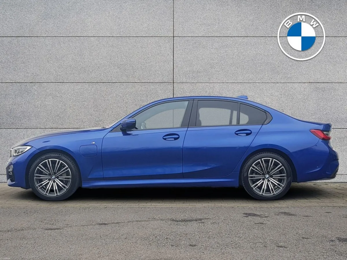 BMW 3-Series 330e M Sport Saloon - Image 4