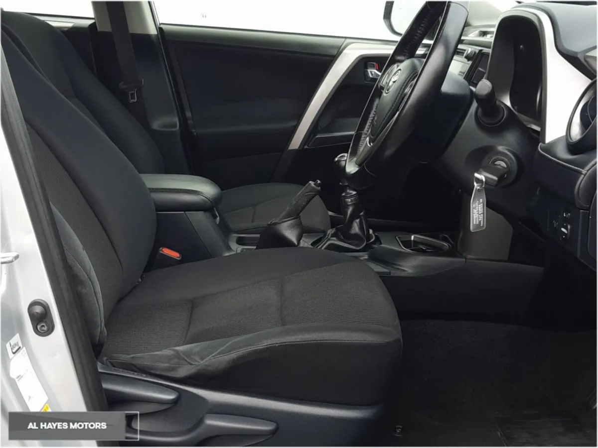 Toyota RAV4 2.0 D-4D AURA 4DR *NCT 2/27* - Image 4