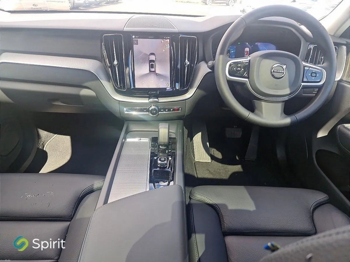 Volvo XC60 T6 Plus Plug In Hybrid - Image 4