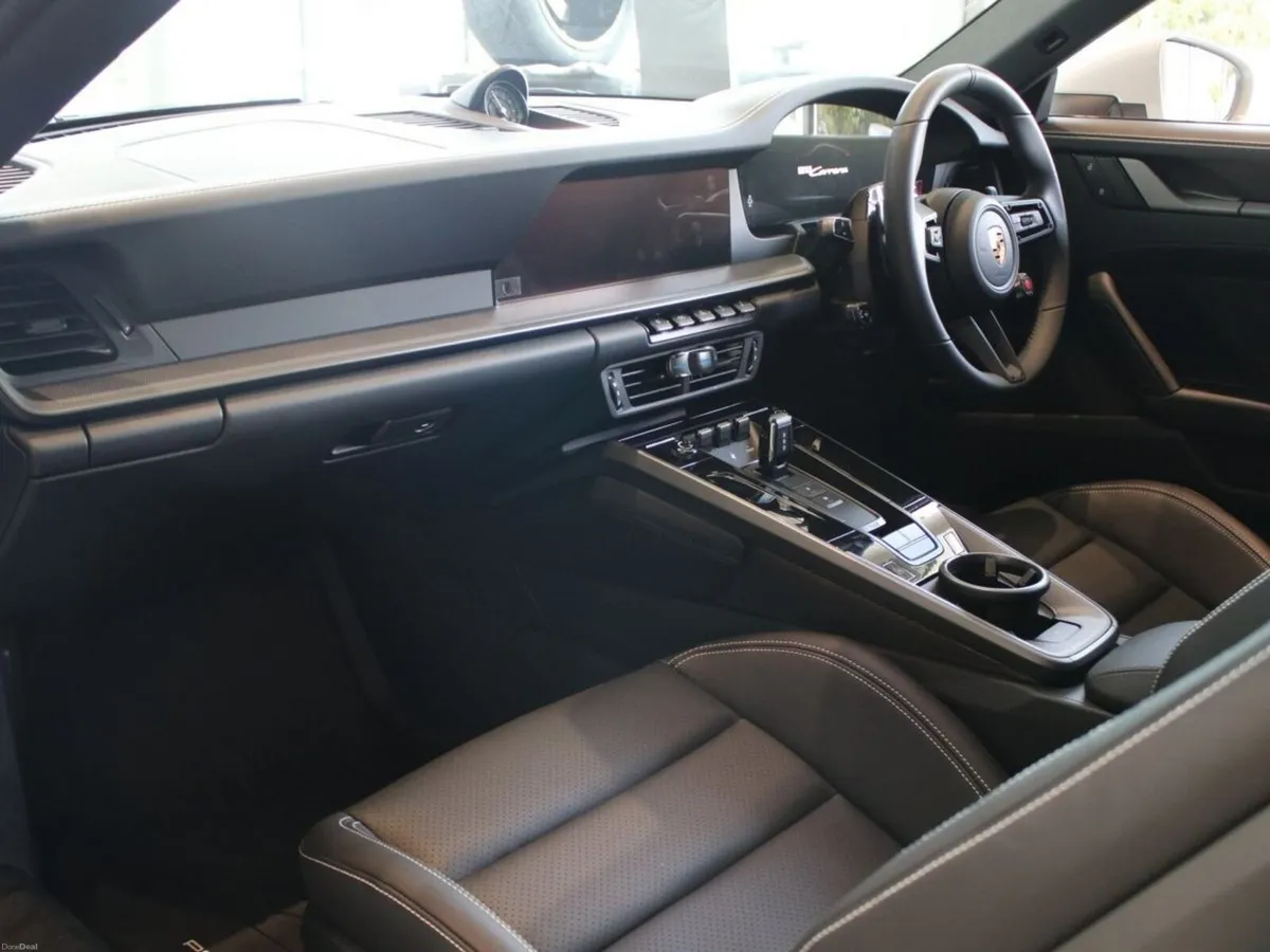Porsche 911 Carrera - Image 5