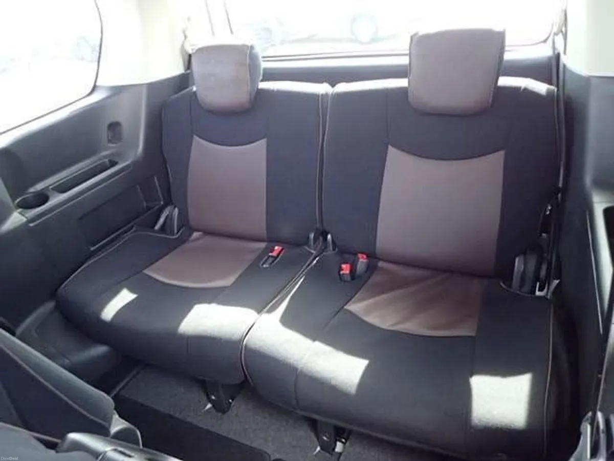 2016 Nissan Serena - Image 6