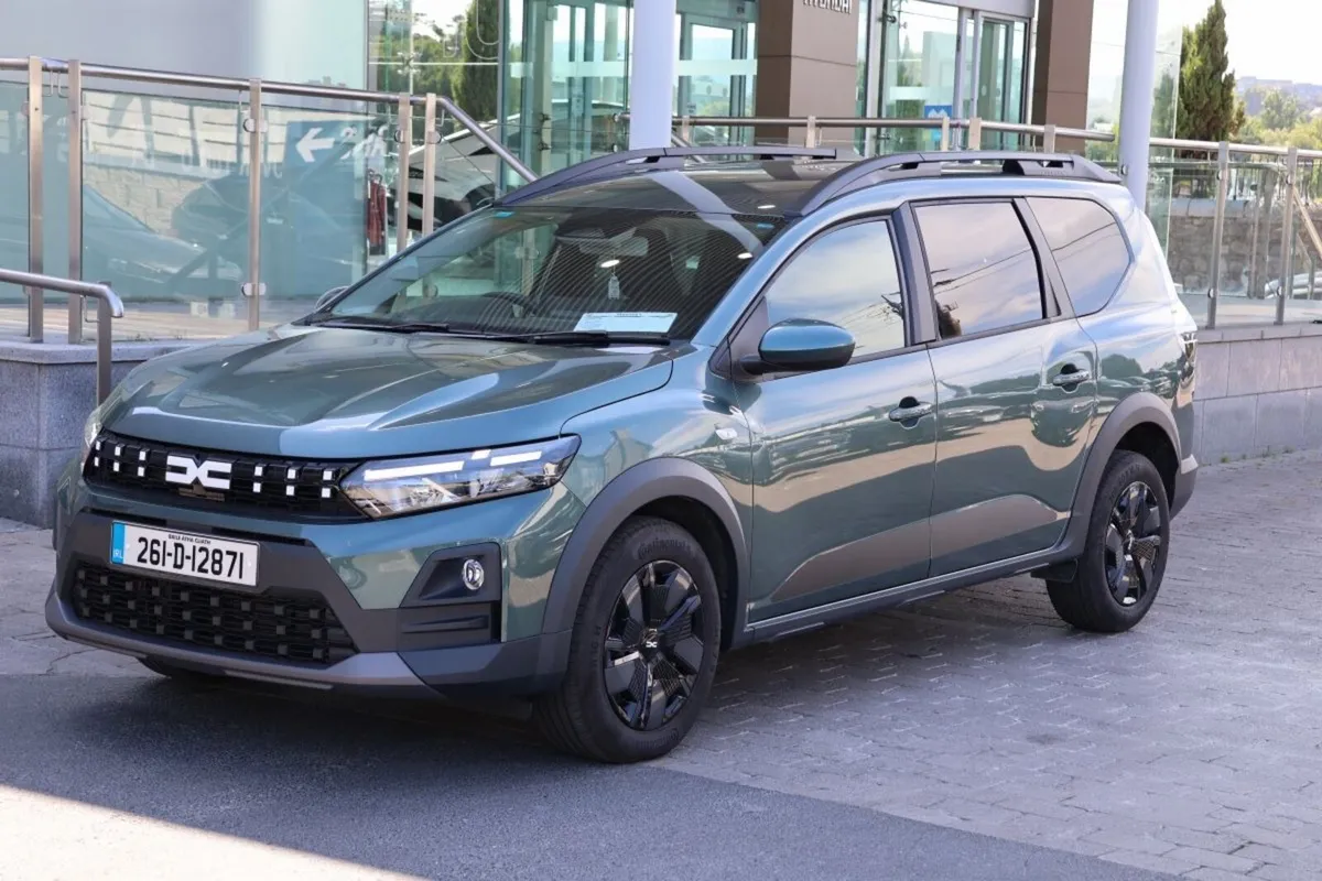 Dacia Jogger TCe 110 Expression, 7 seater , low mi - Image 3