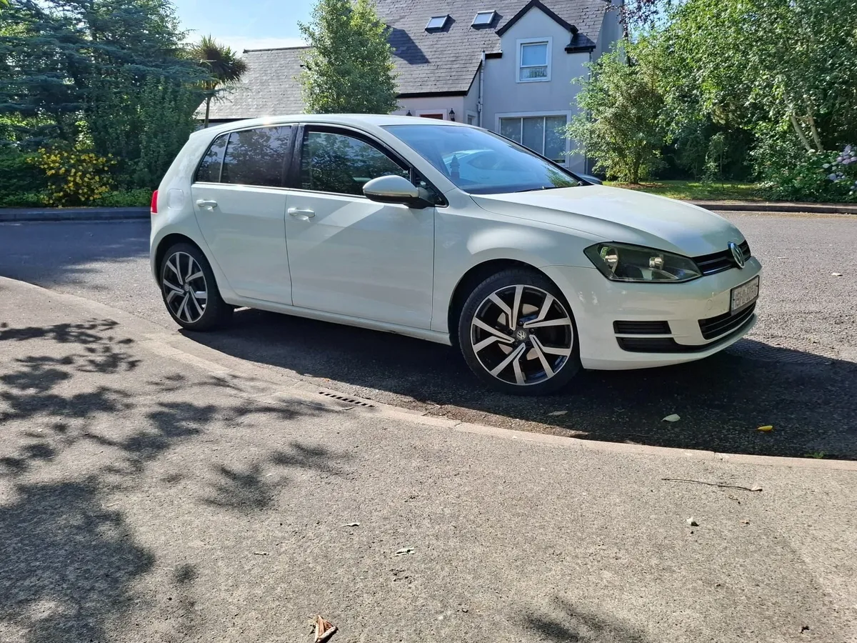 Volkswagen Golf 2015 - Image 1