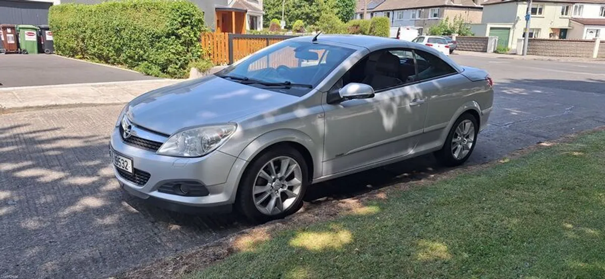 2010 Opel Astra - Image 2