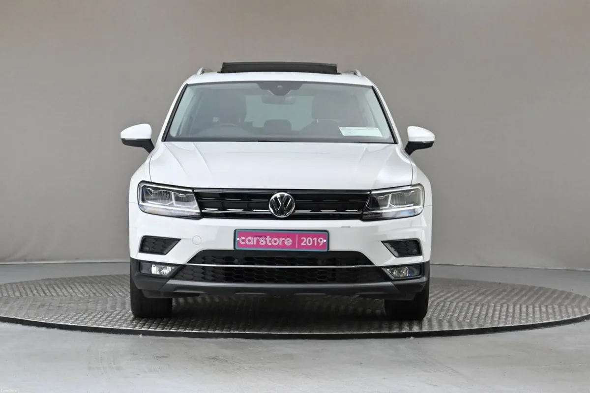 Volkswagen Tiguan 2.0 TDI HIGHLINE 6SPD**PAN ROOF* - Image 2