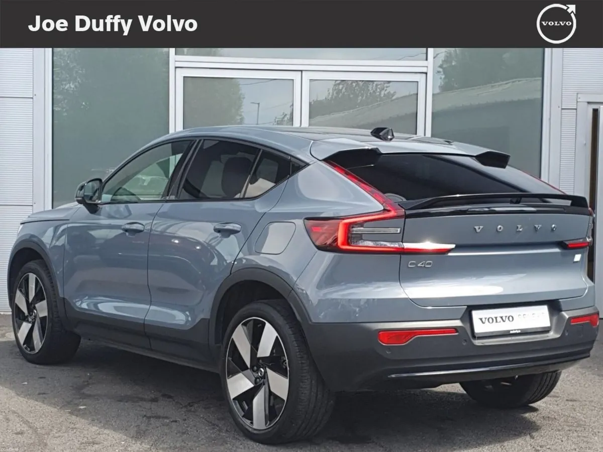 Volvo C40 Recharge BEV 231hp Ultimate // PANORAMIC - Image 3