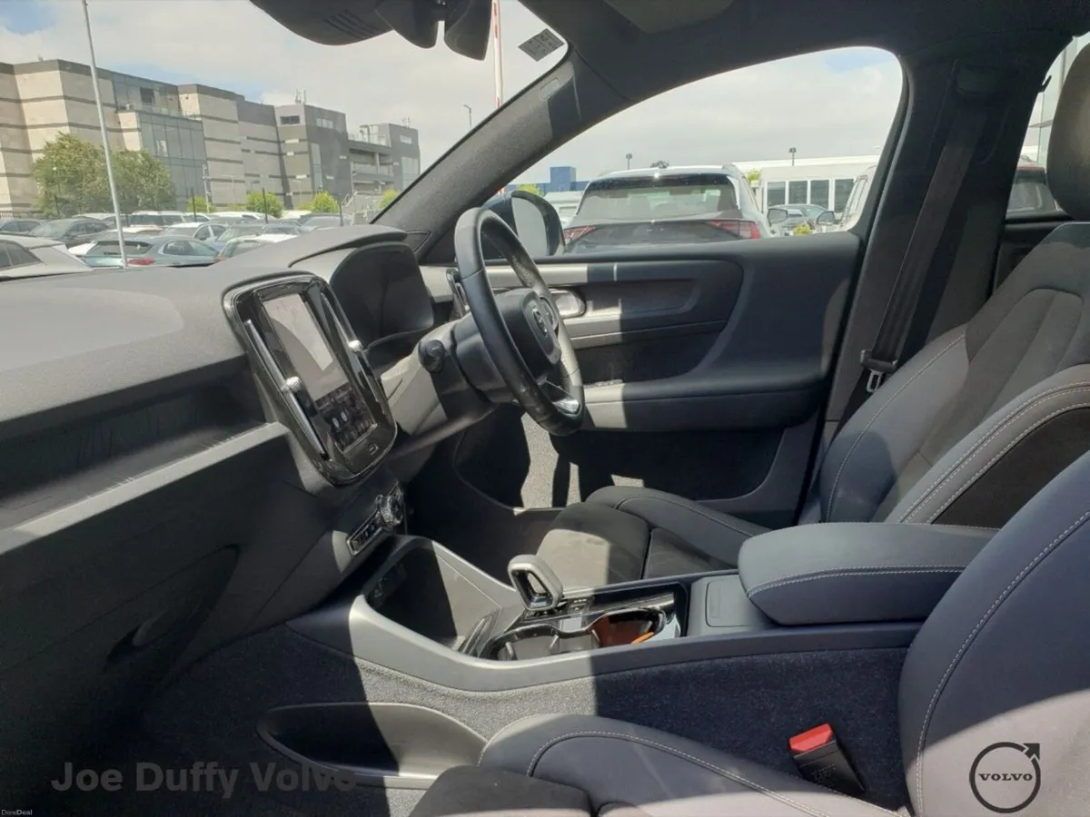 Volvo C40 Recharge BEV 231hp Ultimate // PANORAMIC - Image 6