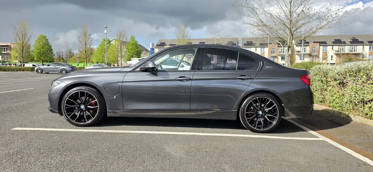 2018 BMW 330e Sport | Excellent Condition - Image 3