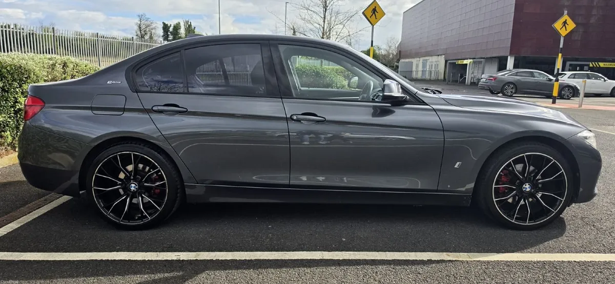 2018 BMW 330e Sport | Excellent Condition - Image 4