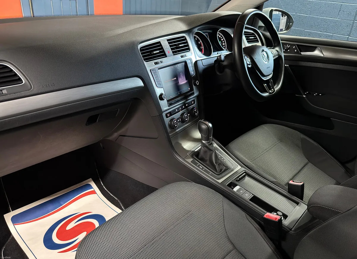 2017 Volkswagen Golf 1.2TSi Auto Comfortline DSG - Image 4
