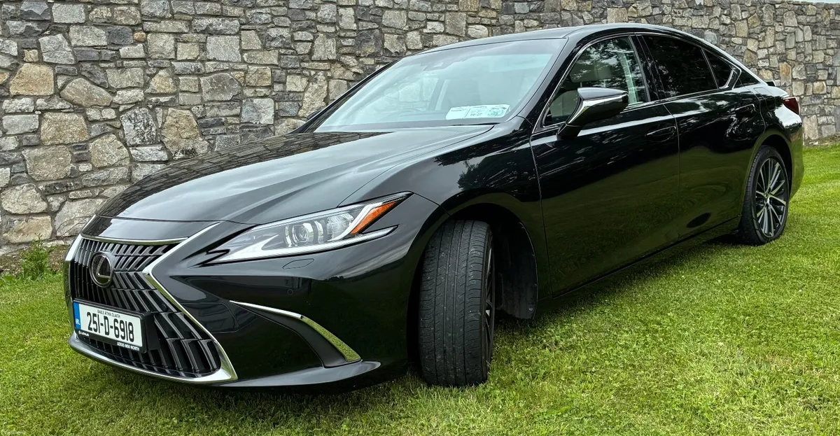 Lexus ES300h 2025 - Image 4