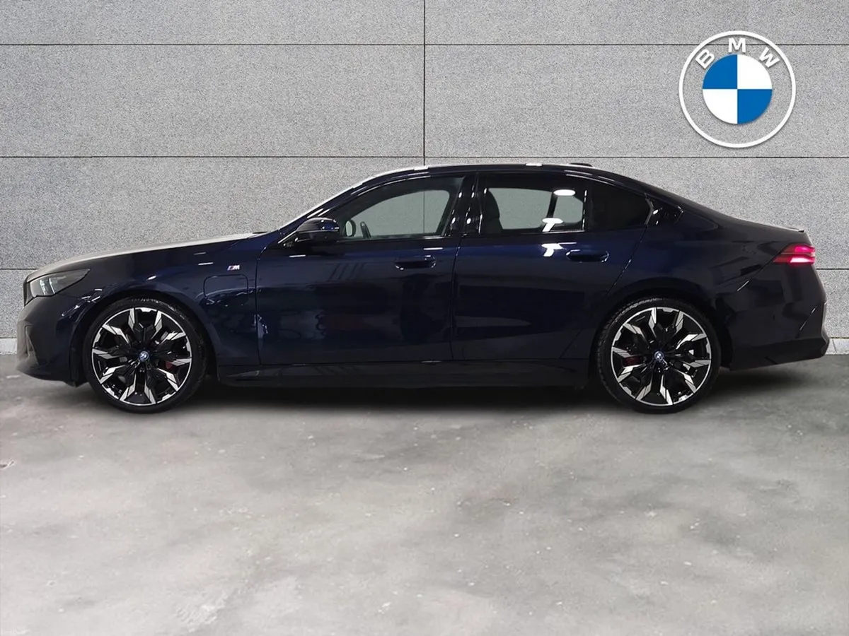 BMW 5-Series 530e M Sport Pro Saloon - Image 4