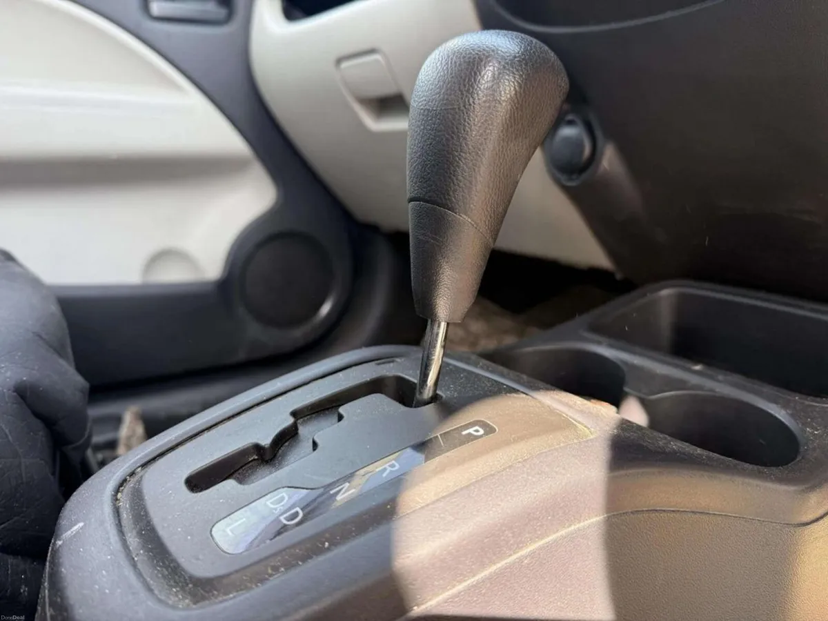 Mitsubishi Mirage 1.0 AUTOMATIC 5DR - Image 2
