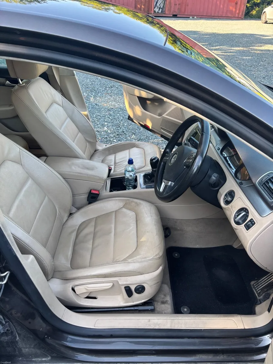 Volkswagen Passat 2014 - Image 5