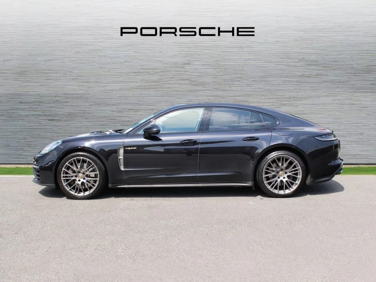 Porsche Panamera 4 E-Hybrid Platinum Edition - Image 4