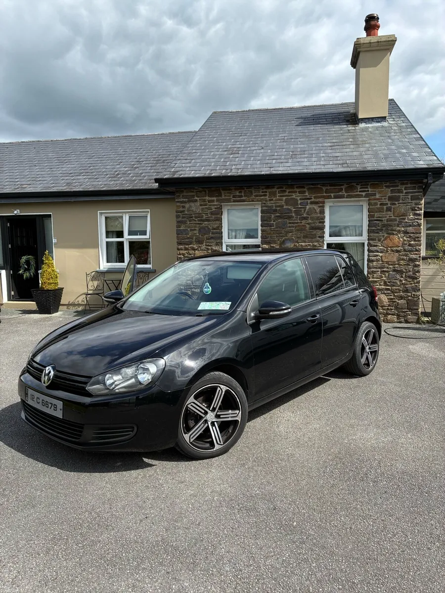 volkswagen golf - Image 1