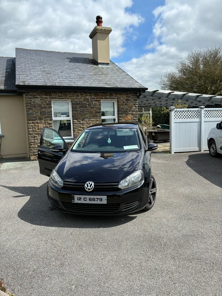 volkswagen golf - Image 2