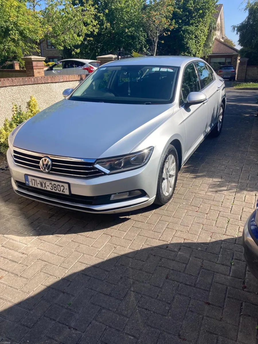 Volkswagen Passat 2017 Apple CarPlay & Reverse Cam - Image 1