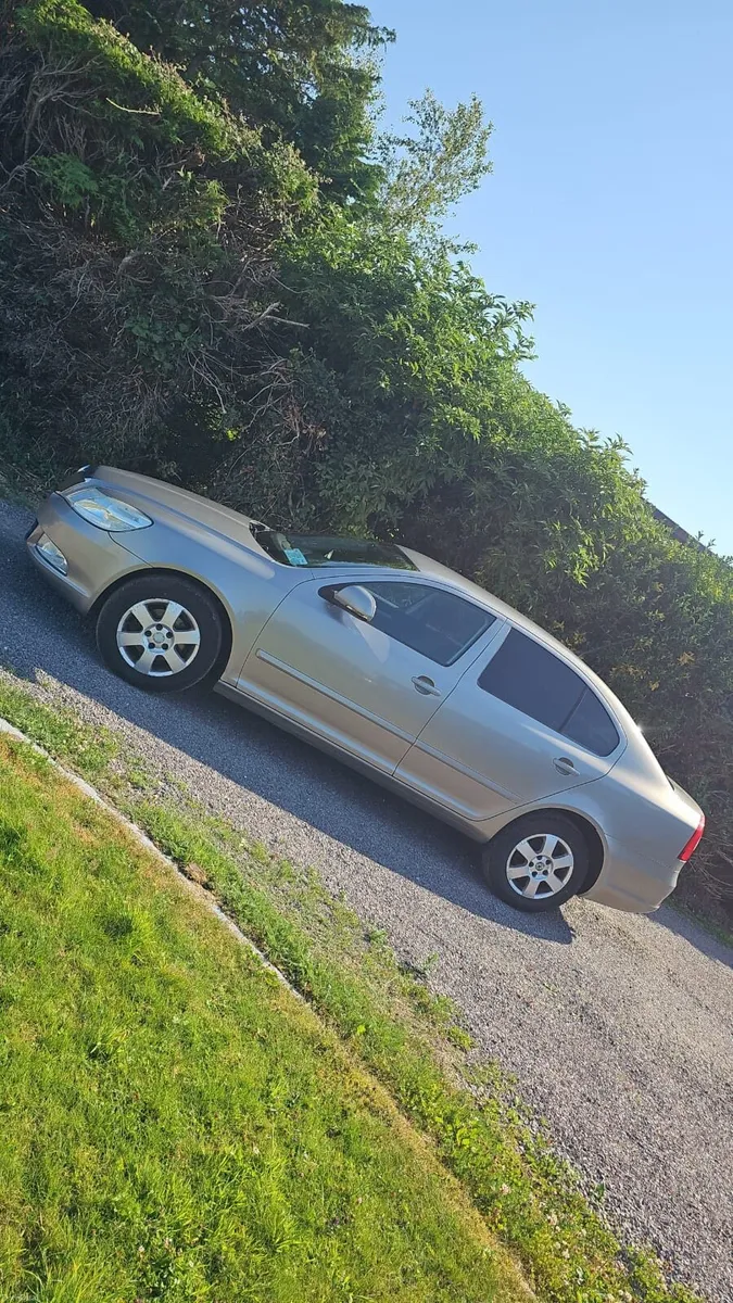 Car - Image 2