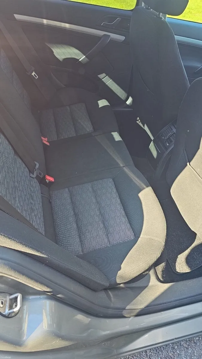 Car - Image 4