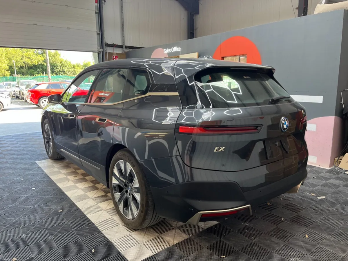 BMW iX 2022 BMW IX XDRIVE40 AUTOMATIC / CRUISE CON - Image 4