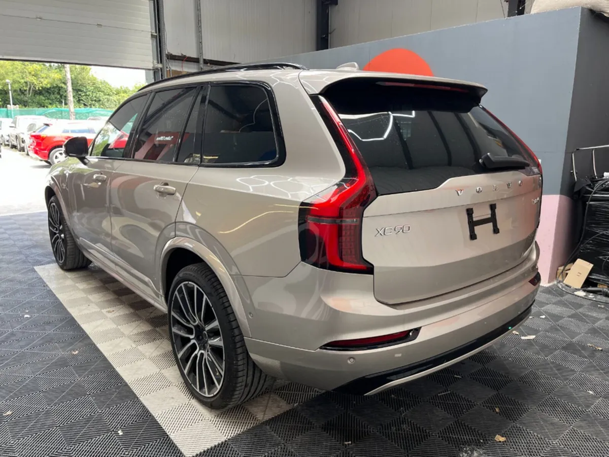 Volvo XC90 2025 VOLVO XC90 T8 PLUG-IN 2.0 AUTOMATI - Image 4