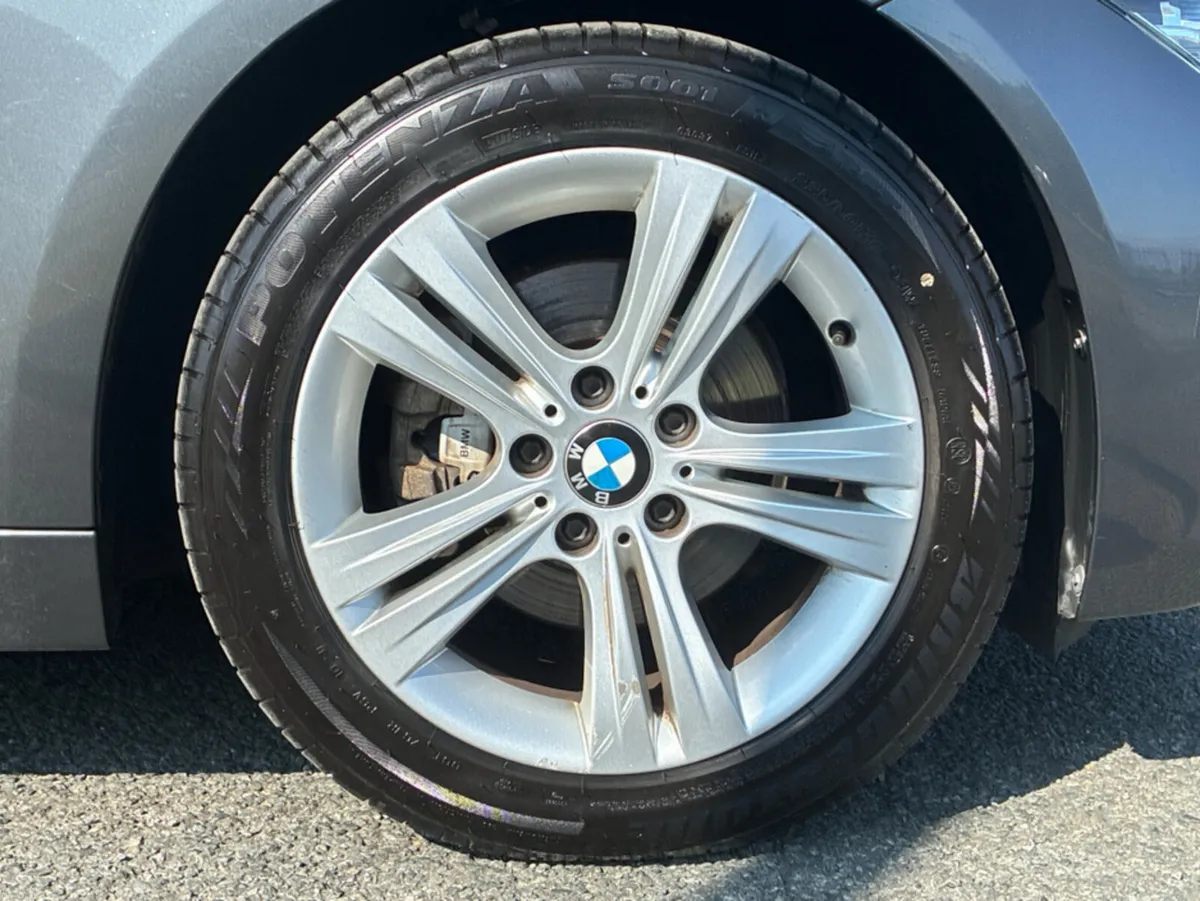 BMW 3-Series 2016 2L PETROL PHEV BMW 330e - Image 5