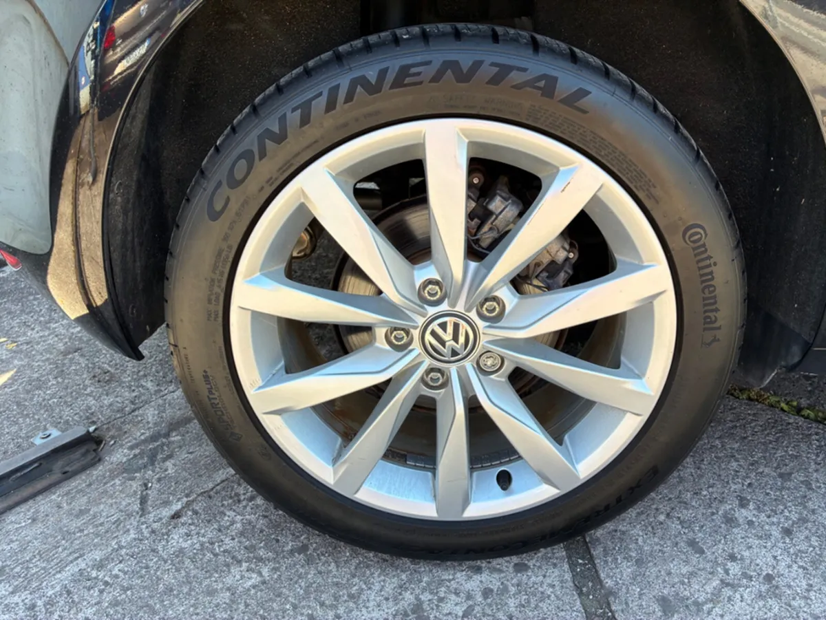 Volkswagen Golf 1.2 DBA-AUCJZ 5DR AUTO - Image 3
