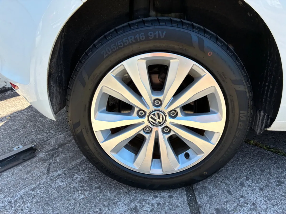 Volkswagen Golf 1.2 DBA AUCJZ 5DR AUTO - Image 3