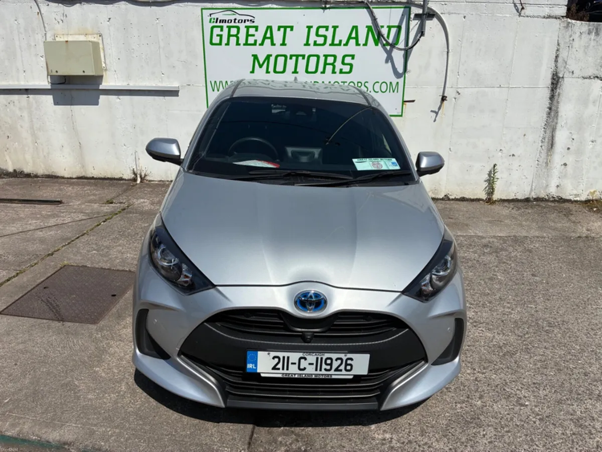 Toyota Yaris 1.5i G HYBRID AUTOMATIC - Image 5
