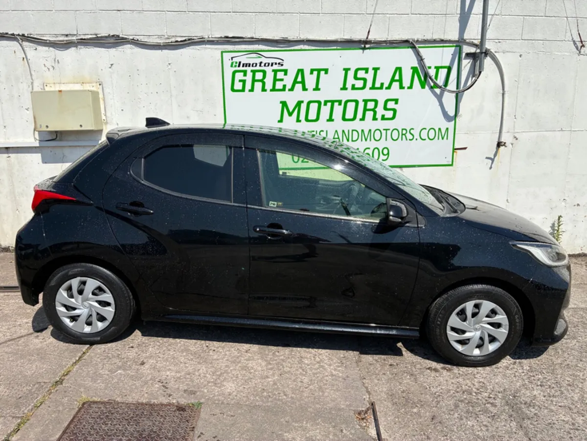 Toyota Yaris 1.5 6AA-MXPH10 HEV 5DR A - Image 4