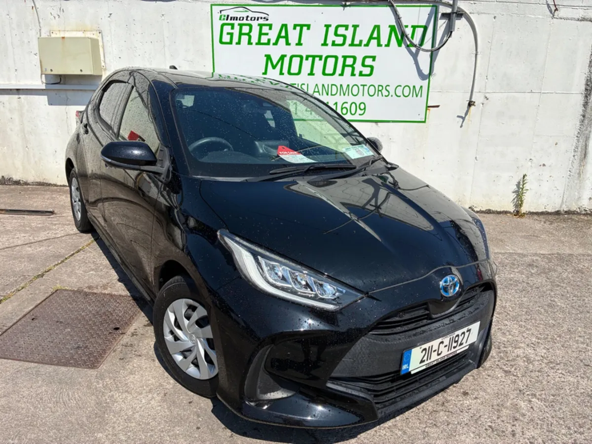 Toyota Yaris 1.5 6AA-MXPH10 HEV 5DR A - Image 1