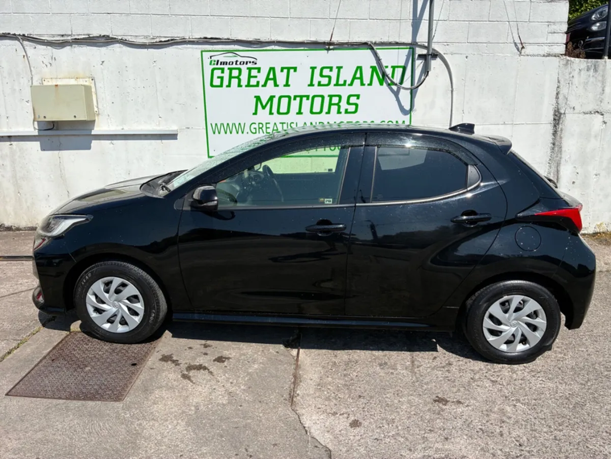 Toyota Yaris 1.5i G HYBRID AUTOMATIC - Image 6