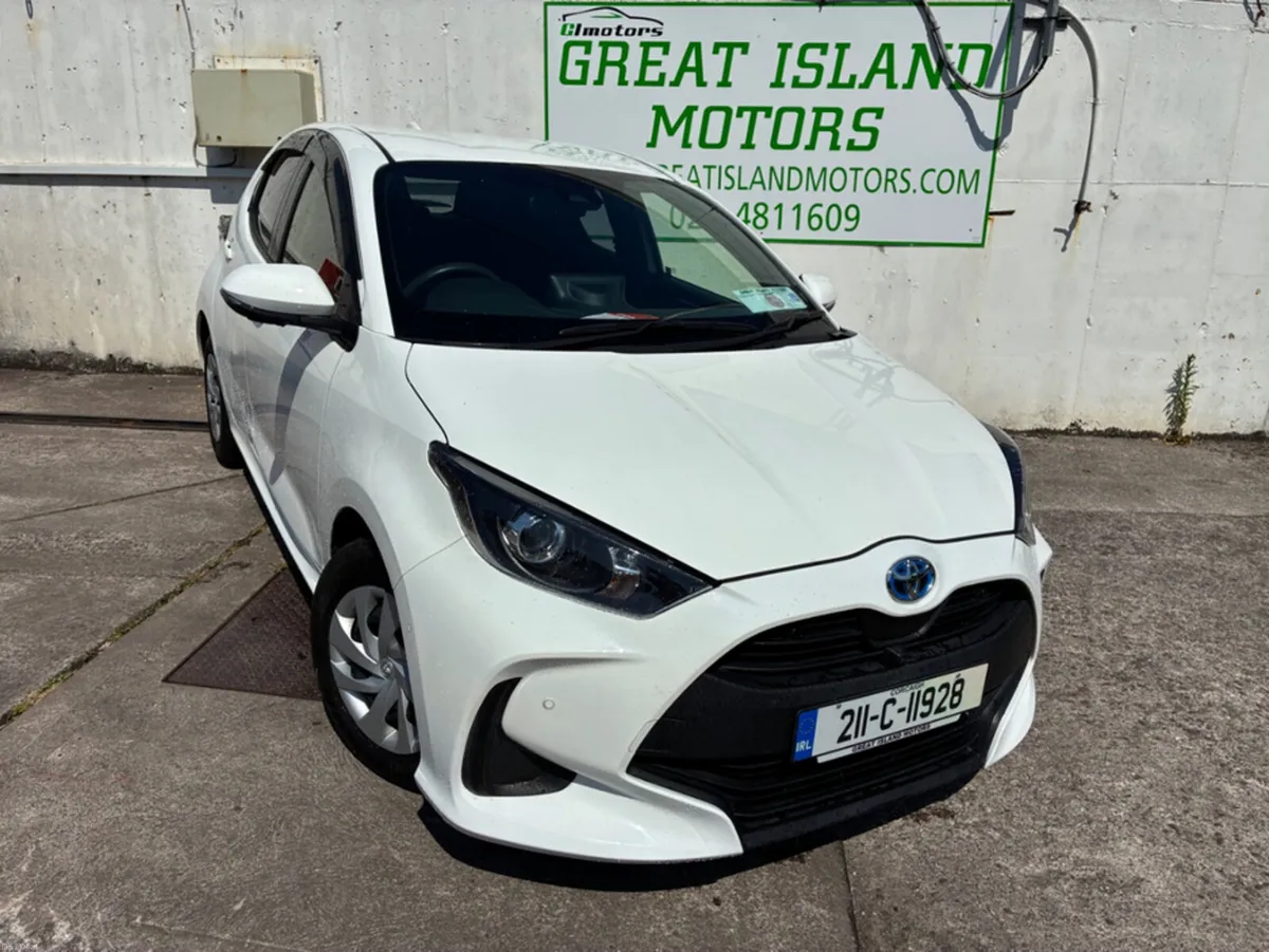 Toyota Yaris 1.5 6AA-MXPH10 HEV 5DR A - Image 1