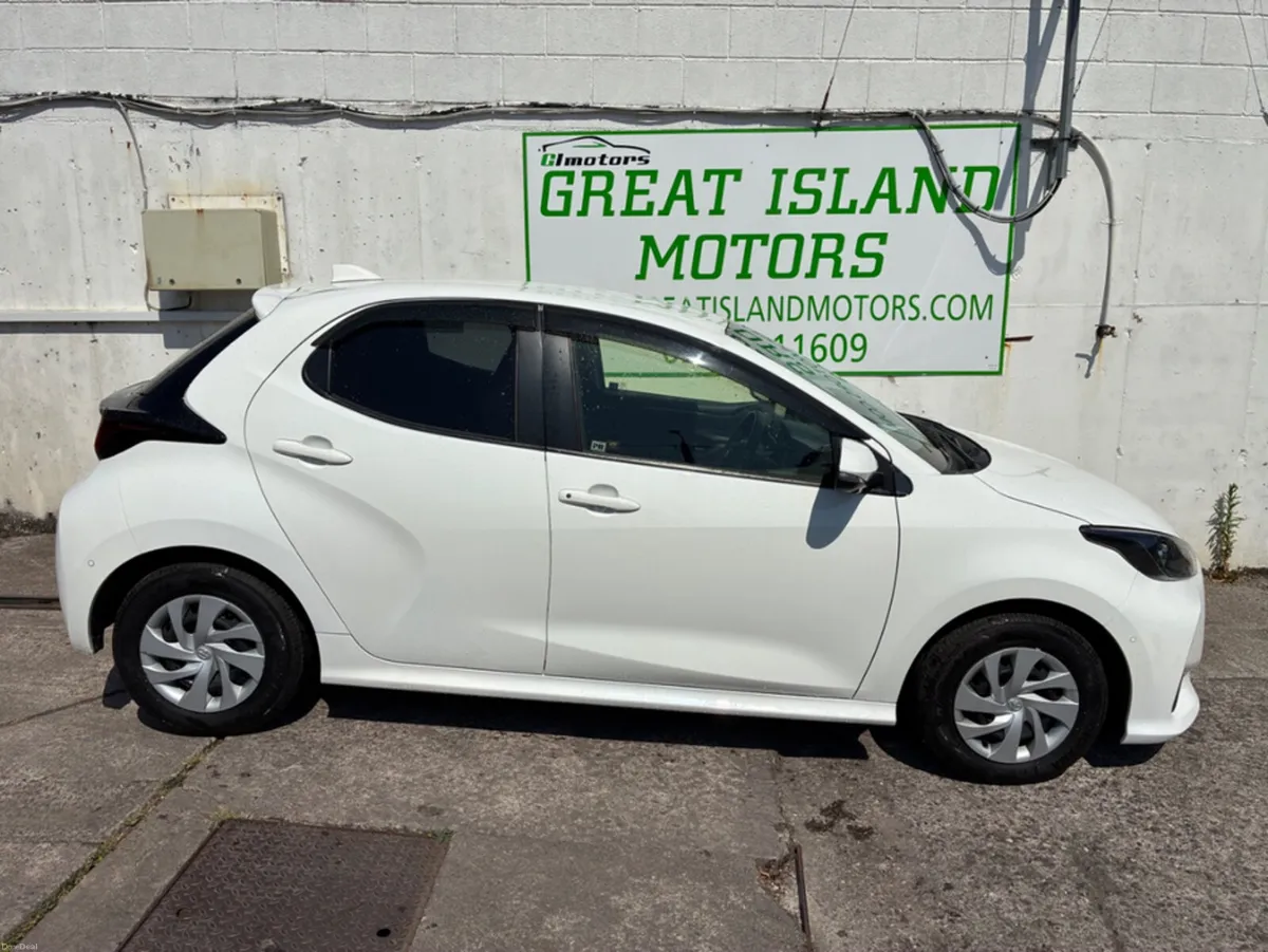 Toyota Yaris 1.5 6AA-MXPH10 HEV 5DR A - Image 4