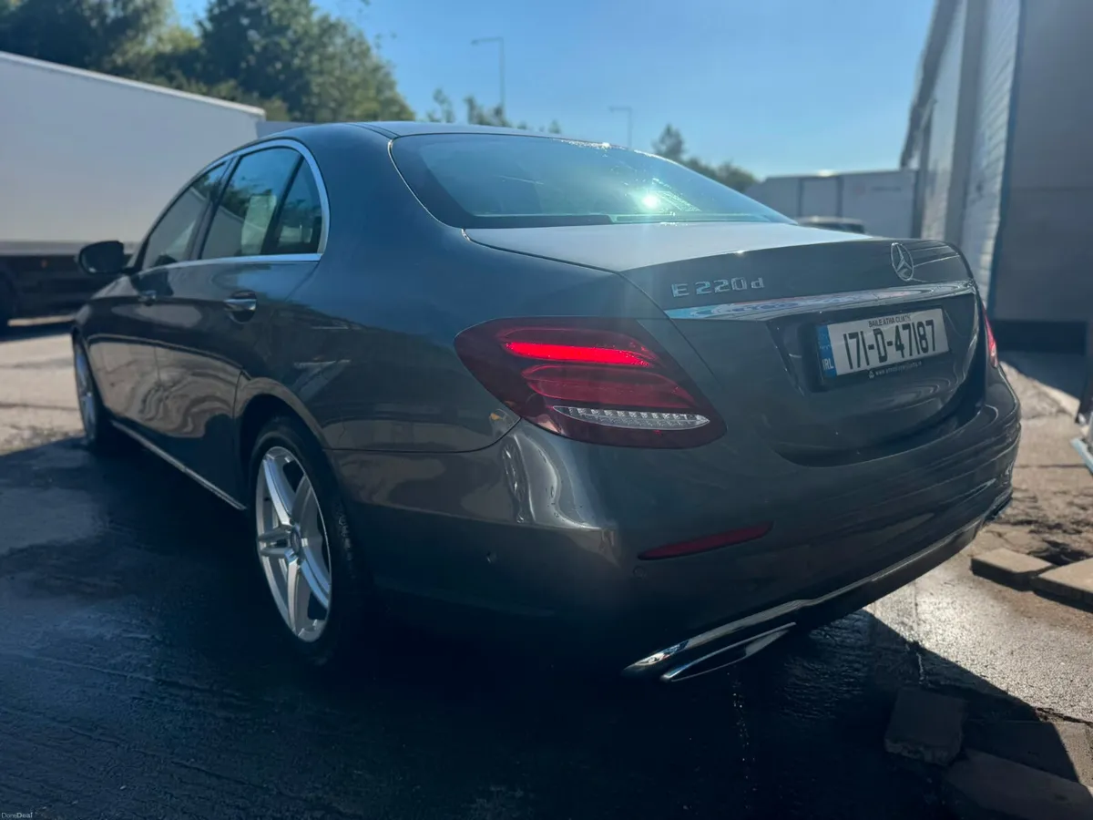 2017 Mercedes-Benz E220D - Image 4