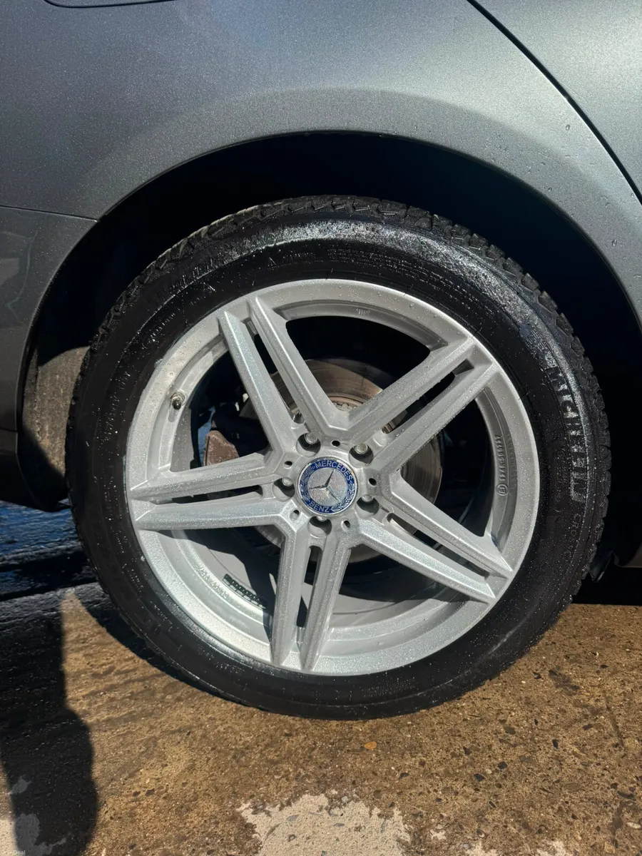 2017 Mercedes-Benz E220D - Image 4