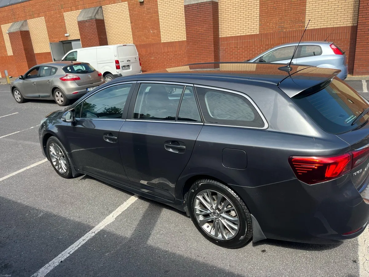 Toyota Avensis Business edition estate - Image 6