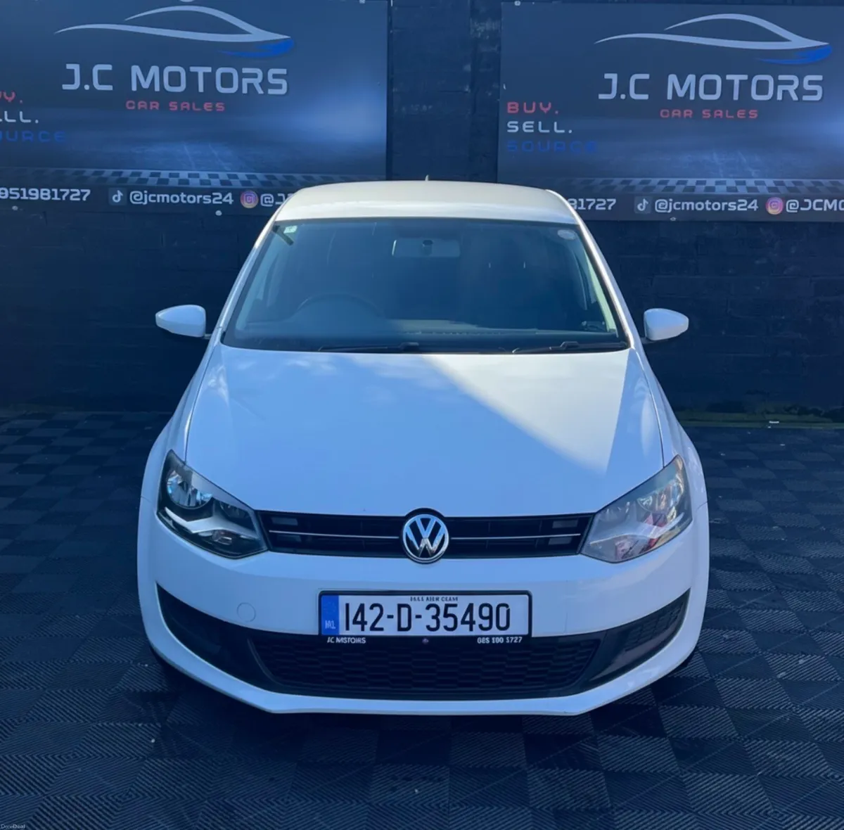 142 VW Polo (Low KM) Automatic - Image 2