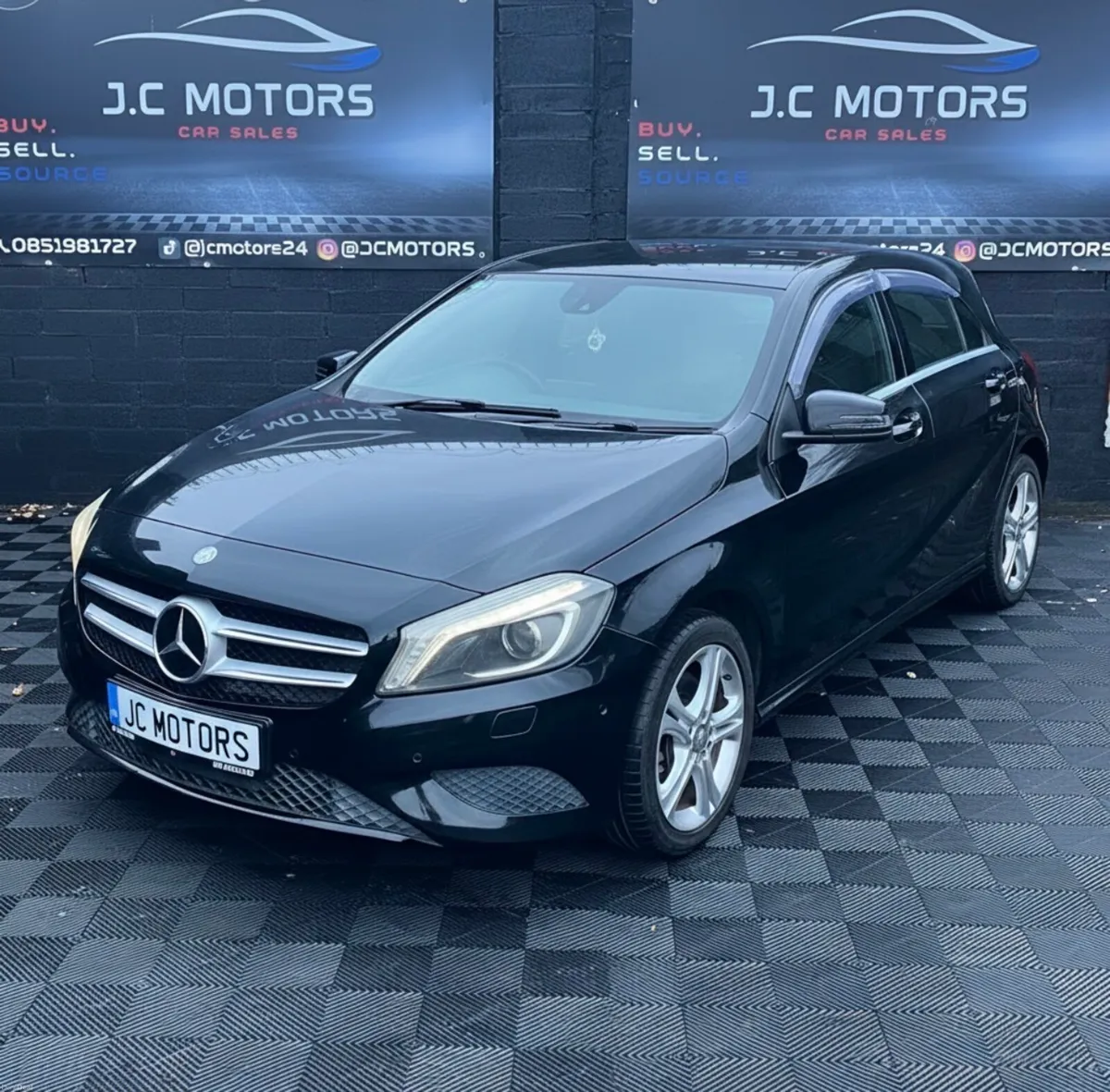 132 Mercedes-Benz A180 Only 42km Automatic - Image 3