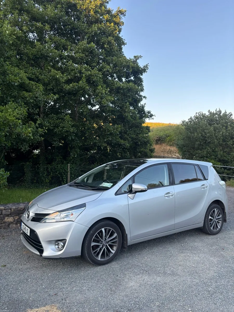 2016 Toyota Verso - Image 2